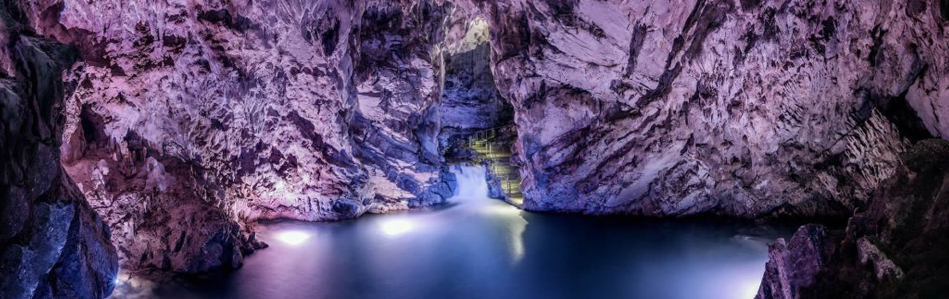 Petina-Pertosa Höhlen